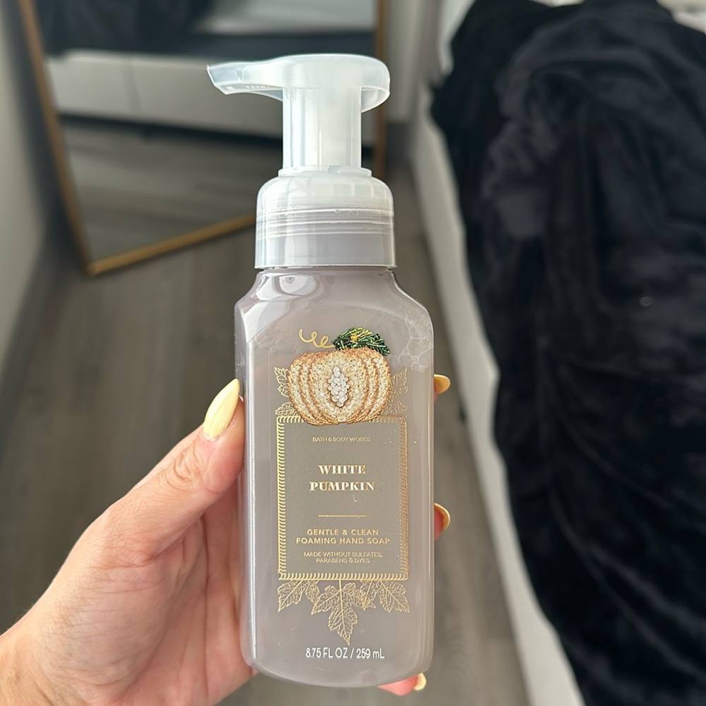 Bath and Body White Pumpkin foam hand soap